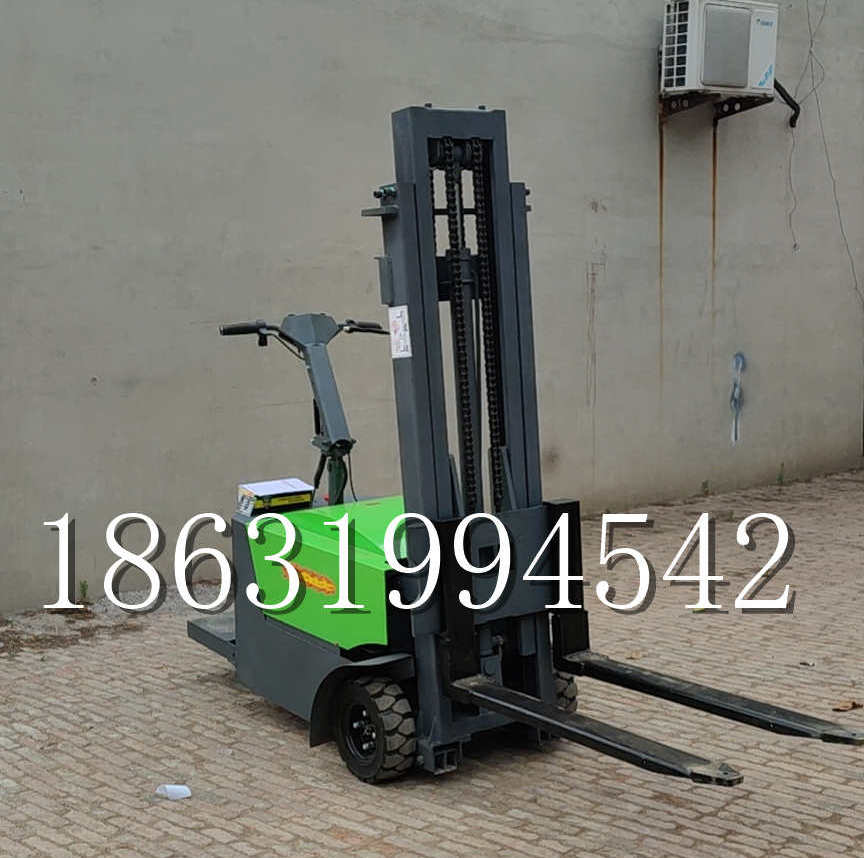 福泉市优程全电动叉车插腿式堆高车液压装卸车1.5吨升高小型站驾式铲车